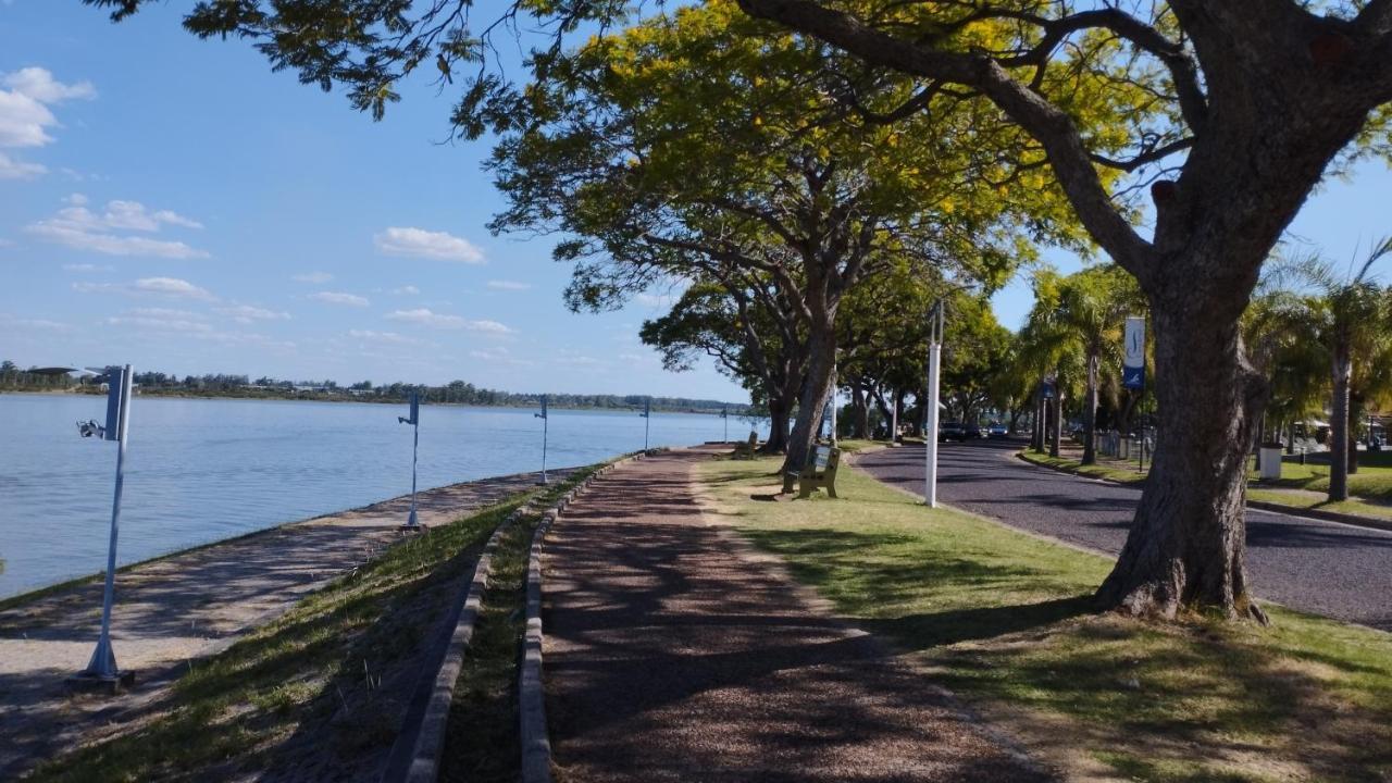 Las Rosas- Centro De Federacion- 3 Cuadras De La Playa- Solo Con Sena Ngoại thất bức ảnh